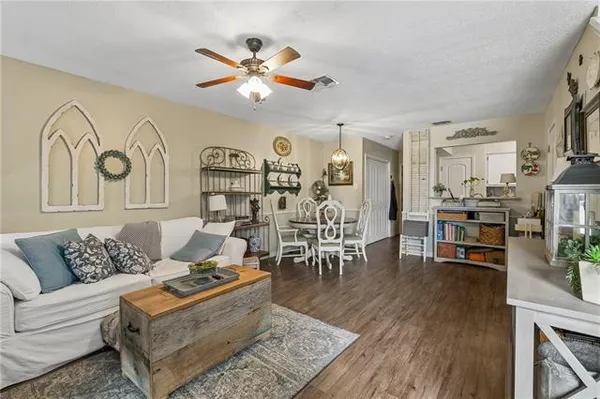 $175,000 | 135 Lakewood Drive, Unit D, Luling, LA 70070