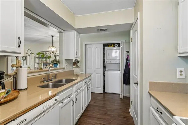 $175,000 | 135 Lakewood Drive, Unit D, Luling, LA 70070