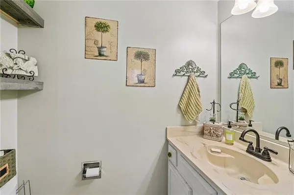 $175,000 | 135 Lakewood Drive, Unit D, Luling, LA 70070