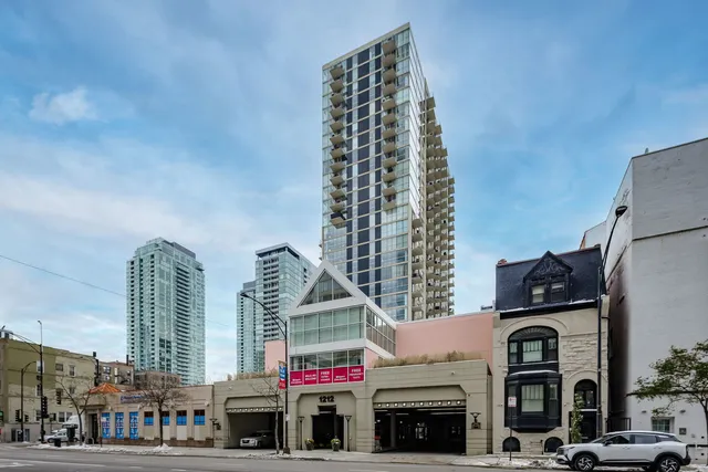 $245,000 | 1212 North LaSalle Drive, Unit 2303, Chicago, IL 60610