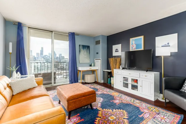 $245,000 | 1212 North LaSalle Drive, Unit 2303, Chicago, IL 60610