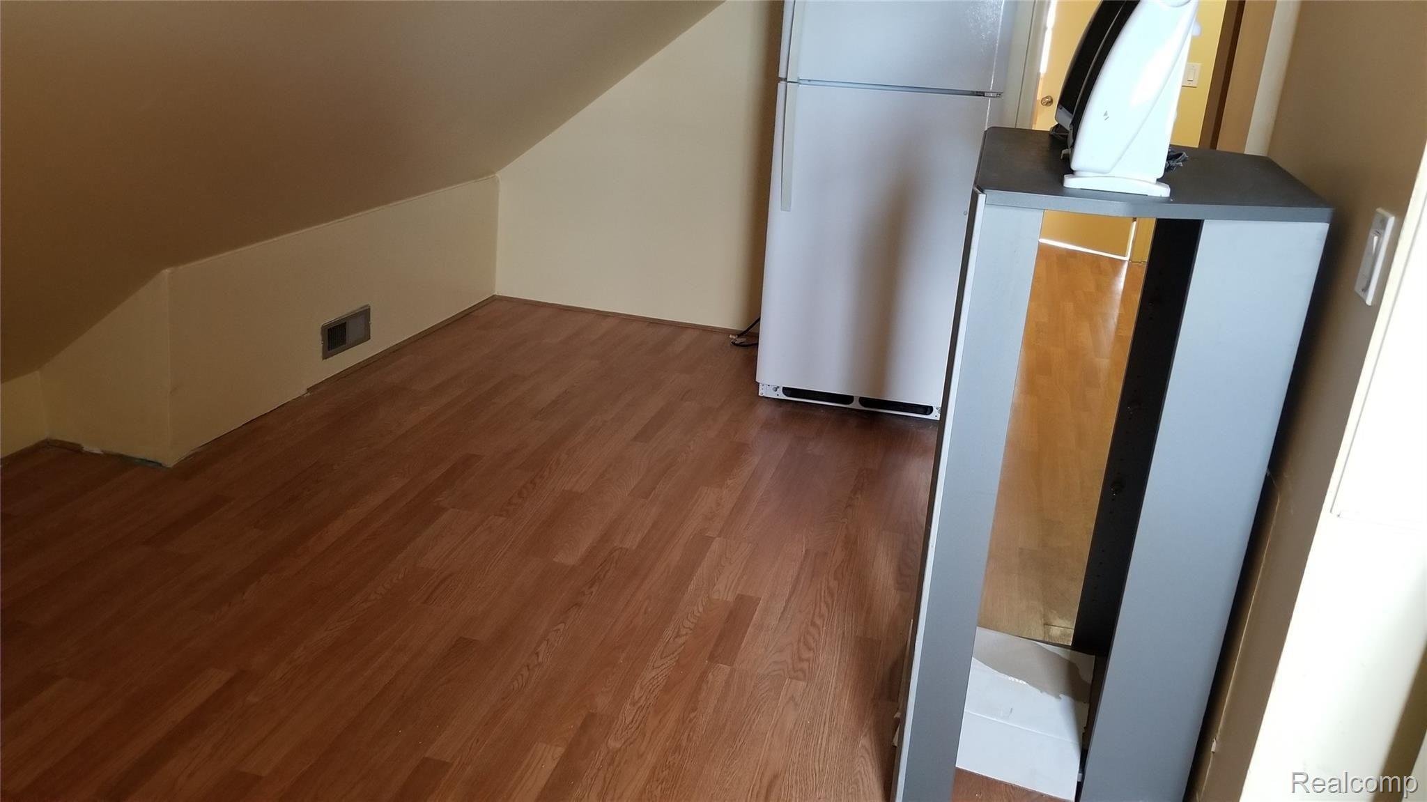 12020 Charest Street, Unit 2 Hamtramck, MI 48212 - Photo 6 of 21