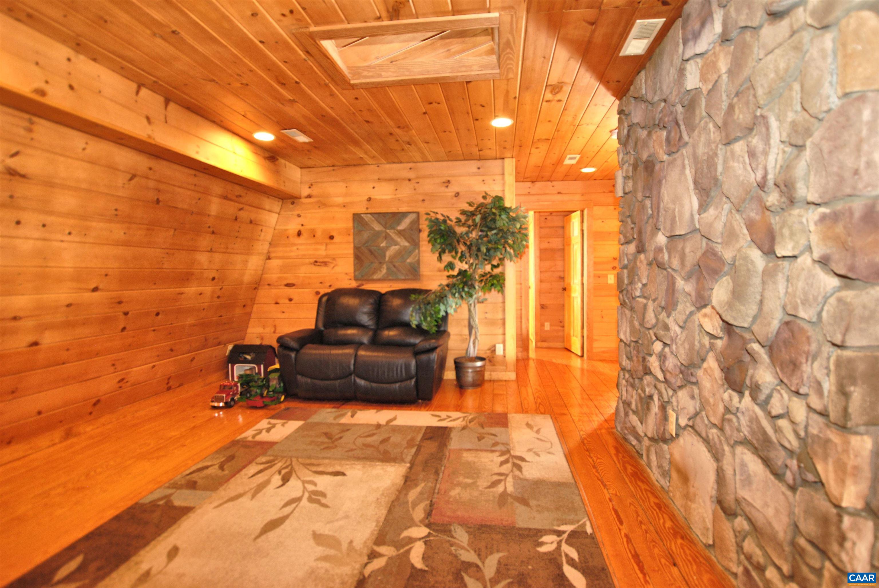 478 Thorofare Road Crimora, VA 24431 - Photo 11 of 19 Gallery Image 11