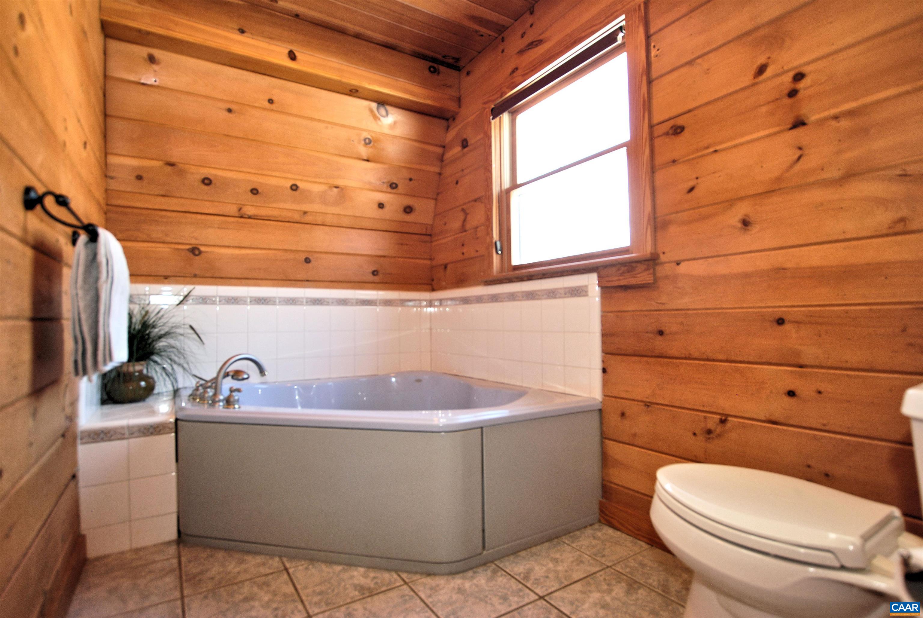 478 Thorofare Road Crimora, VA 24431 - Photo 14 of 19 Gallery Image 14