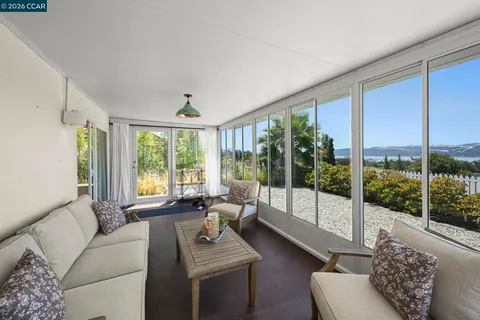 $948,500 | 274 James Court, Benicia, CA 94510