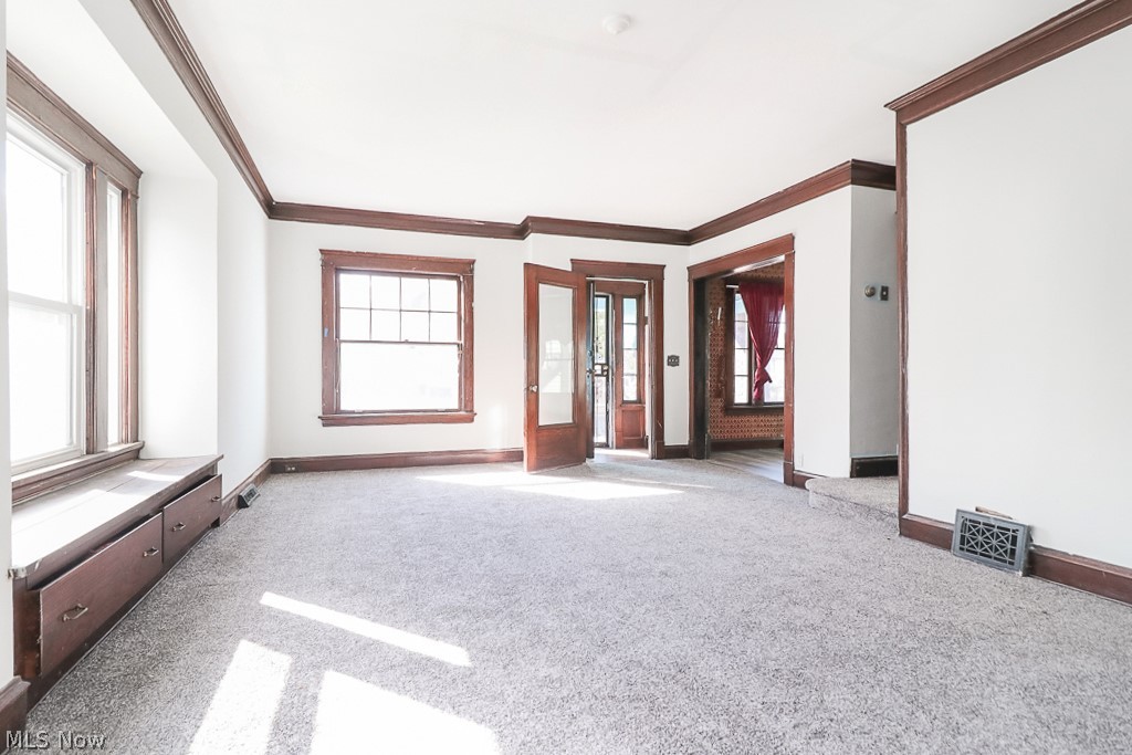 1829 Lampson Road Cleveland, OH 44112 - Photo 5 of 35