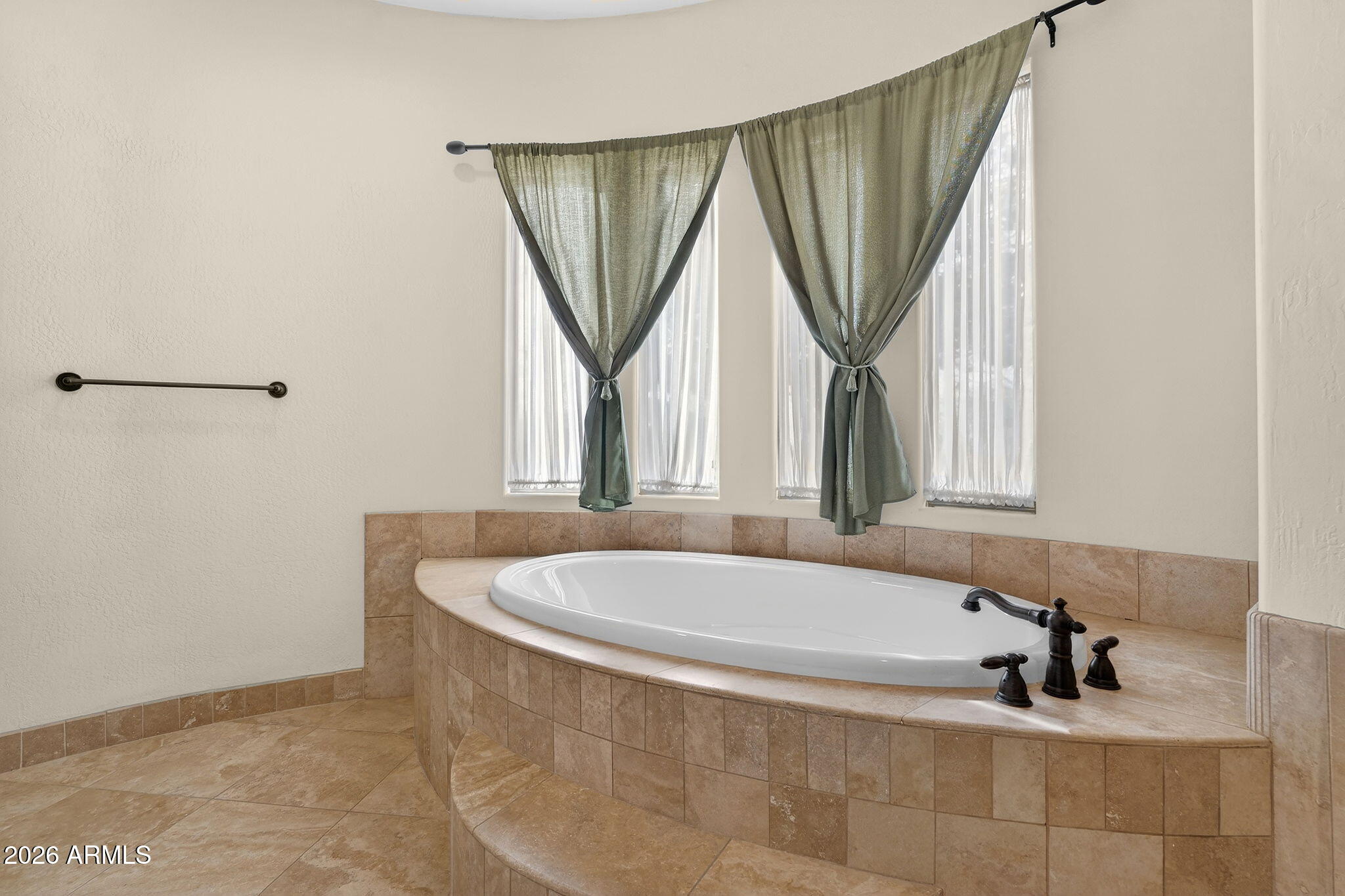 10000 Ginger Way Casa Grande, AZ 85194 - Photo 37 of 93 a bath tub sitting in a bathroom next to a window