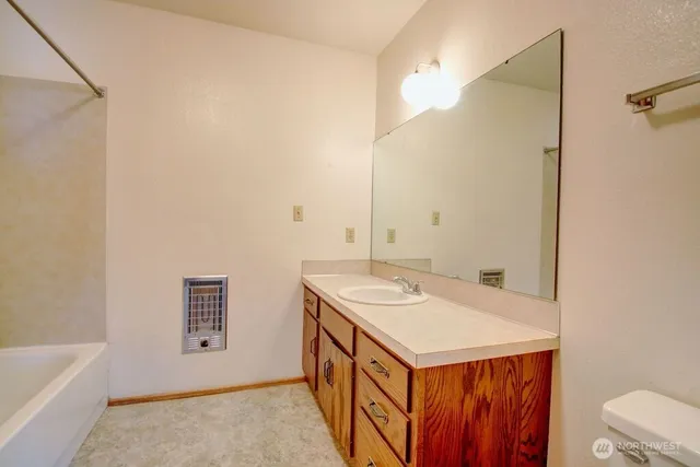 $345,000 | 2021 North Laventure Road, Unit 304, Mount Vernon, WA 98273