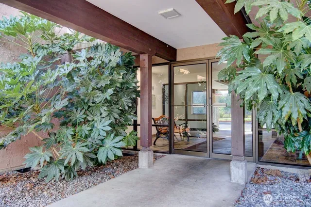 $345,000 | 2021 North Laventure Road, Unit 304, Mount Vernon, WA 98273