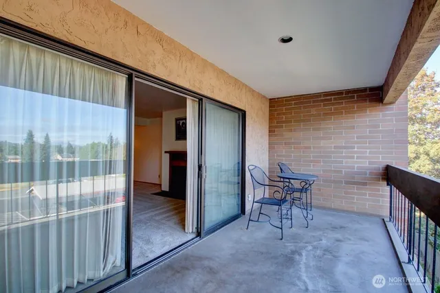 $345,000 | 2021 North Laventure Road, Unit 304, Mount Vernon, WA 98273