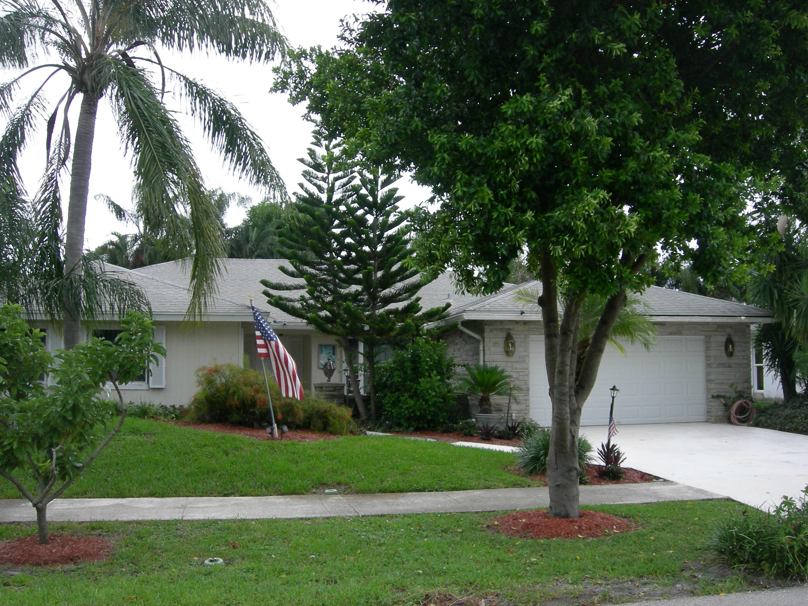17404 Springtree Lane Boca Raton, FL 33487 - Photo 4 of 9 Moss 047