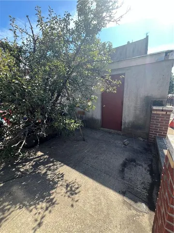a car parked in front of a building