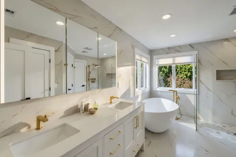 $2,649,000 | Undisclosed Address, Remsenburg, NY 11960