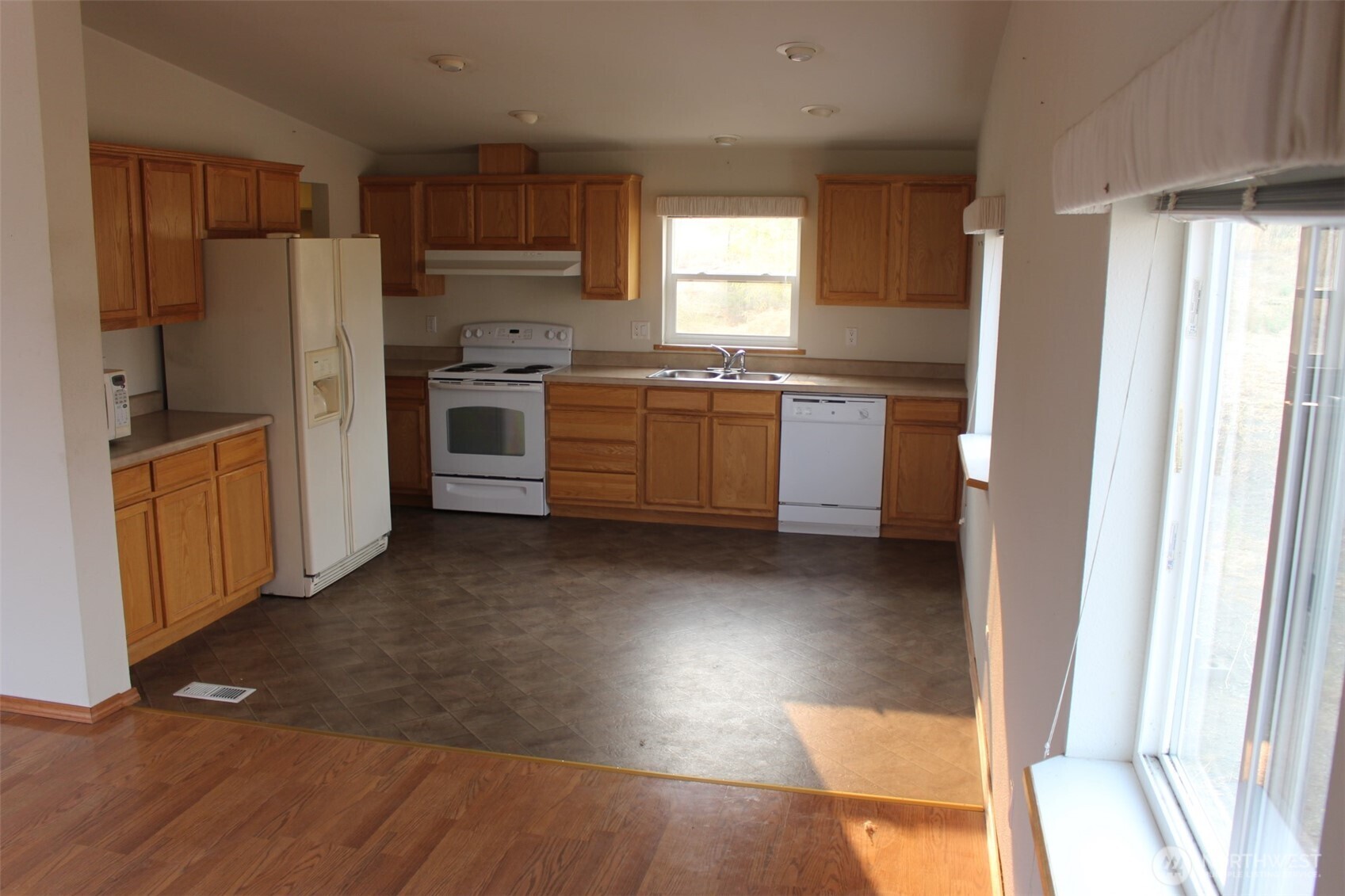 17 Streeter Bosch Road Tonasket, WA 98855 - Photo 8 of 20