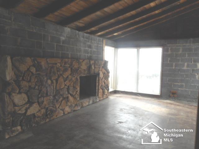 11851 Day Road Dundee, MI 48131 - Photo 7 of 11 Family room