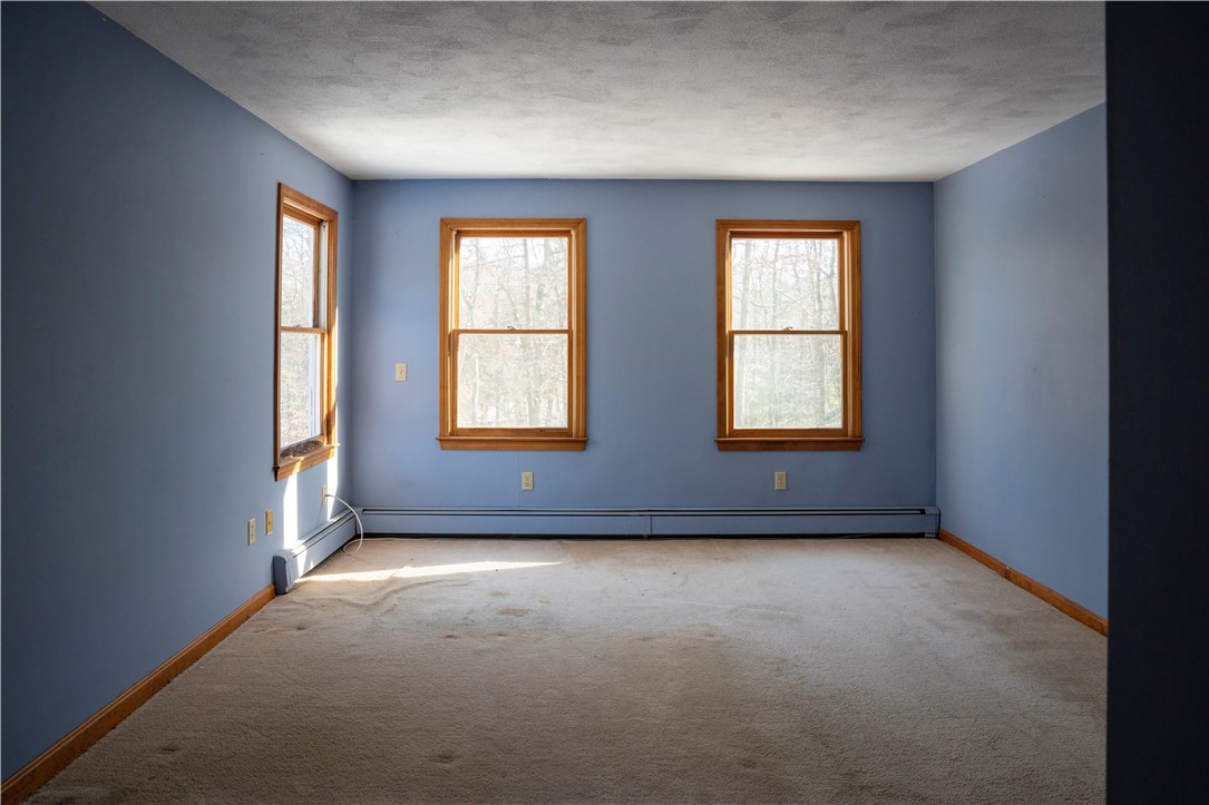 985 Reynolds Road Glocester, RI 02814 - Photo 13 of 21
