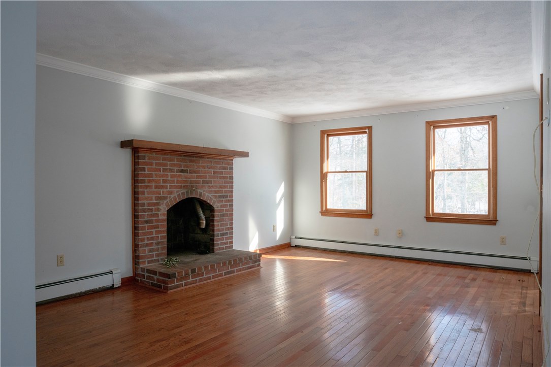 985 Reynolds Road Glocester, RI 02814 - Photo 6 of 21