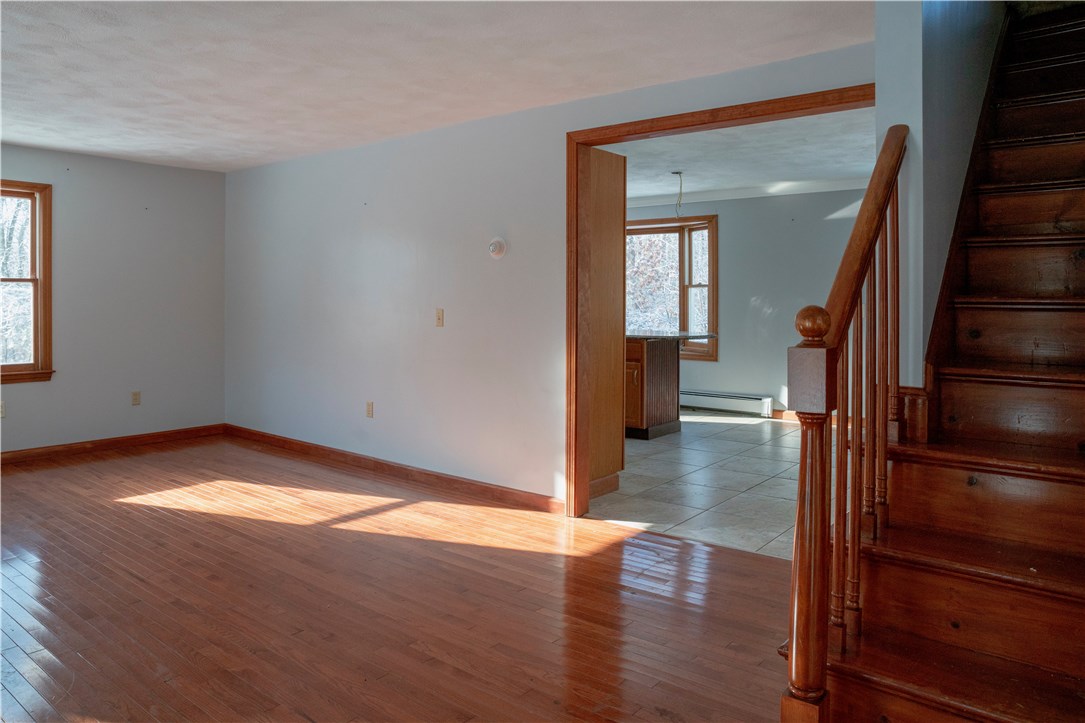 985 Reynolds Road Glocester, RI 02814 - Photo 7 of 21
