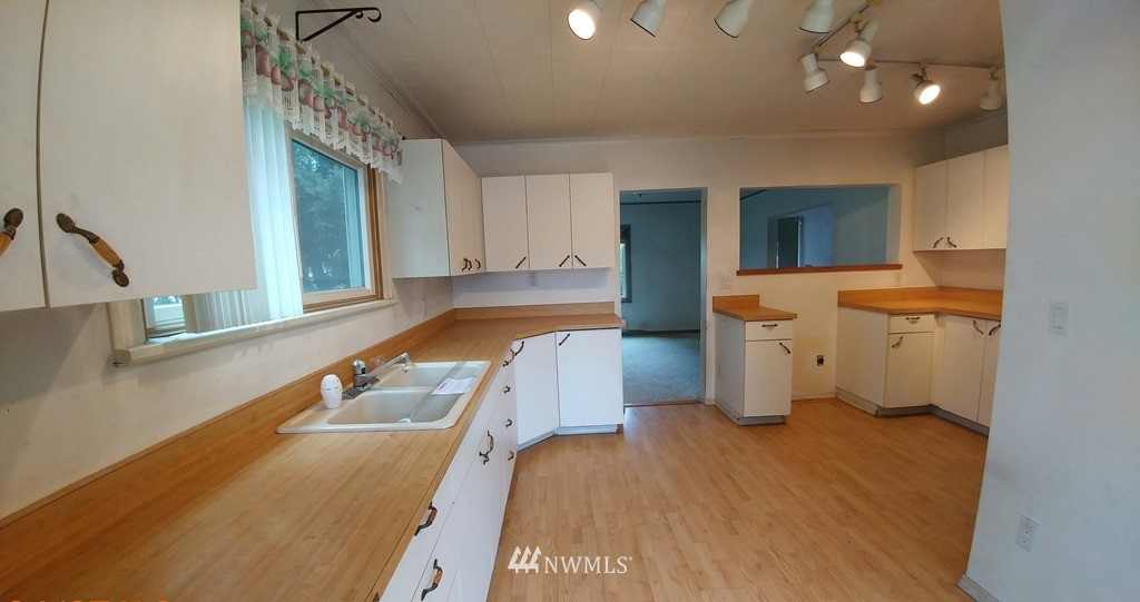 17749 Peterson Road Burlington, WA 98233 - Photo 3 of 16 Gallery Image 3