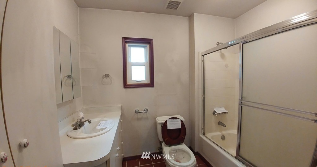 17749 Peterson Road Burlington, WA 98233 - Photo 5 of 16 Gallery Image 5