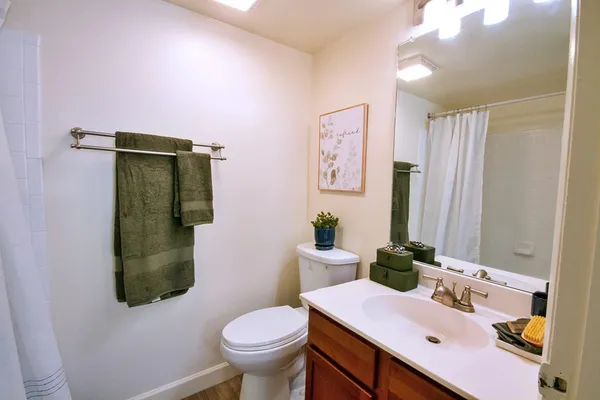 $1,989 | 4309 Bayhead Court, Unit 3D, Aurora, IL 60504