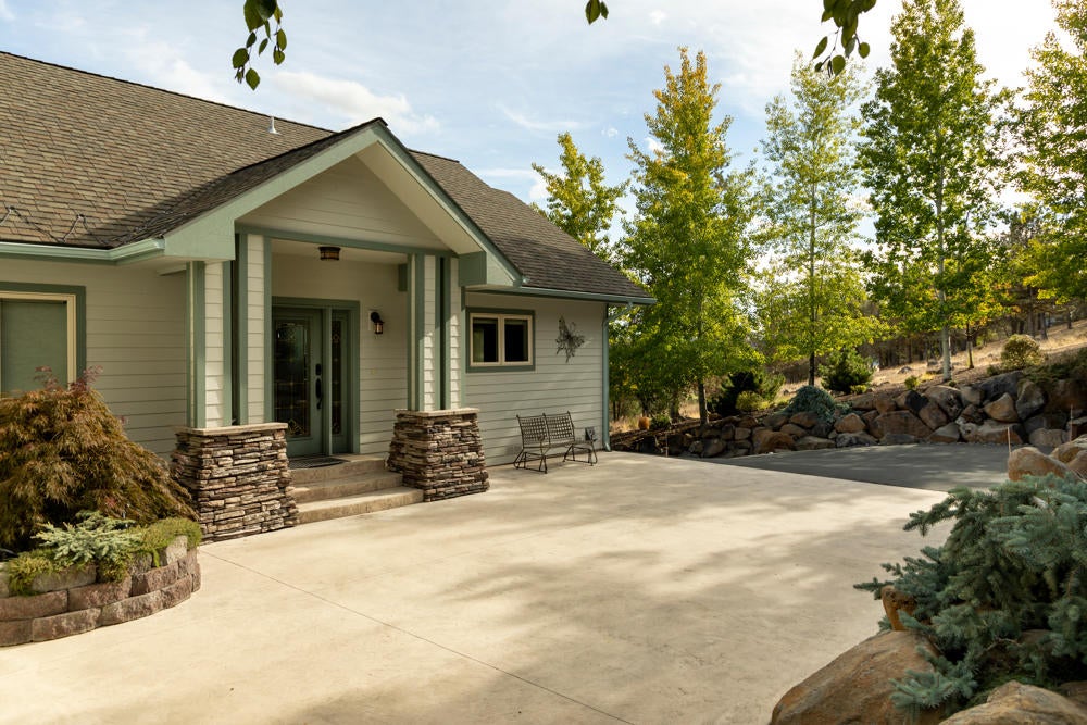 4426 Murrelet Road Klamath Falls, OR 97601 - Photo 53 of 54 4426Murrelet front