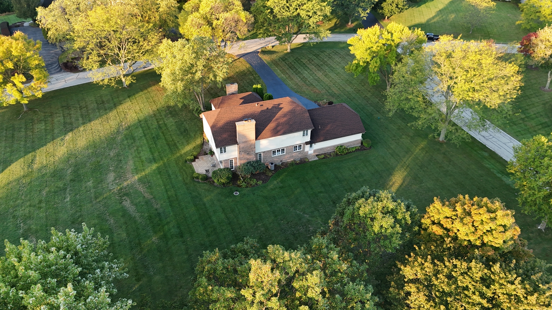 2205 Applecross Road Inverness, IL 60010 - Photo 4 of 7 Gallery Image 4