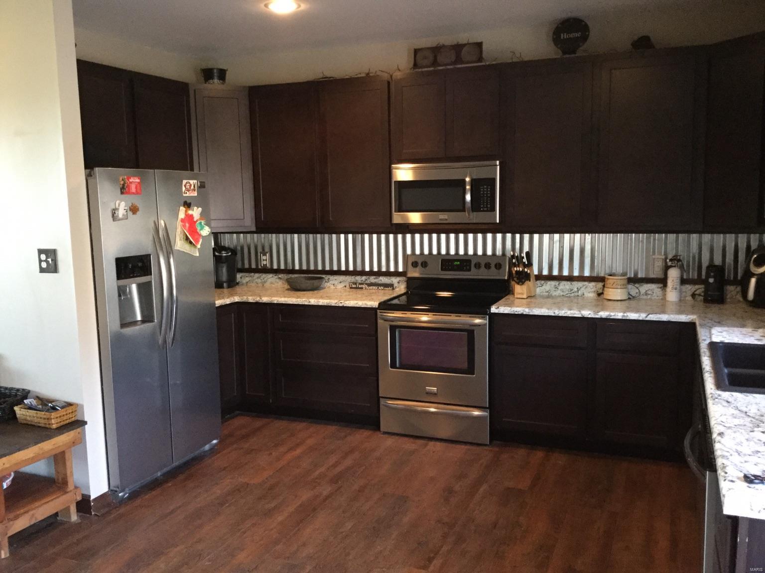 1425 Reno Road Greenville, IL 62246 - Photo 11 of 23