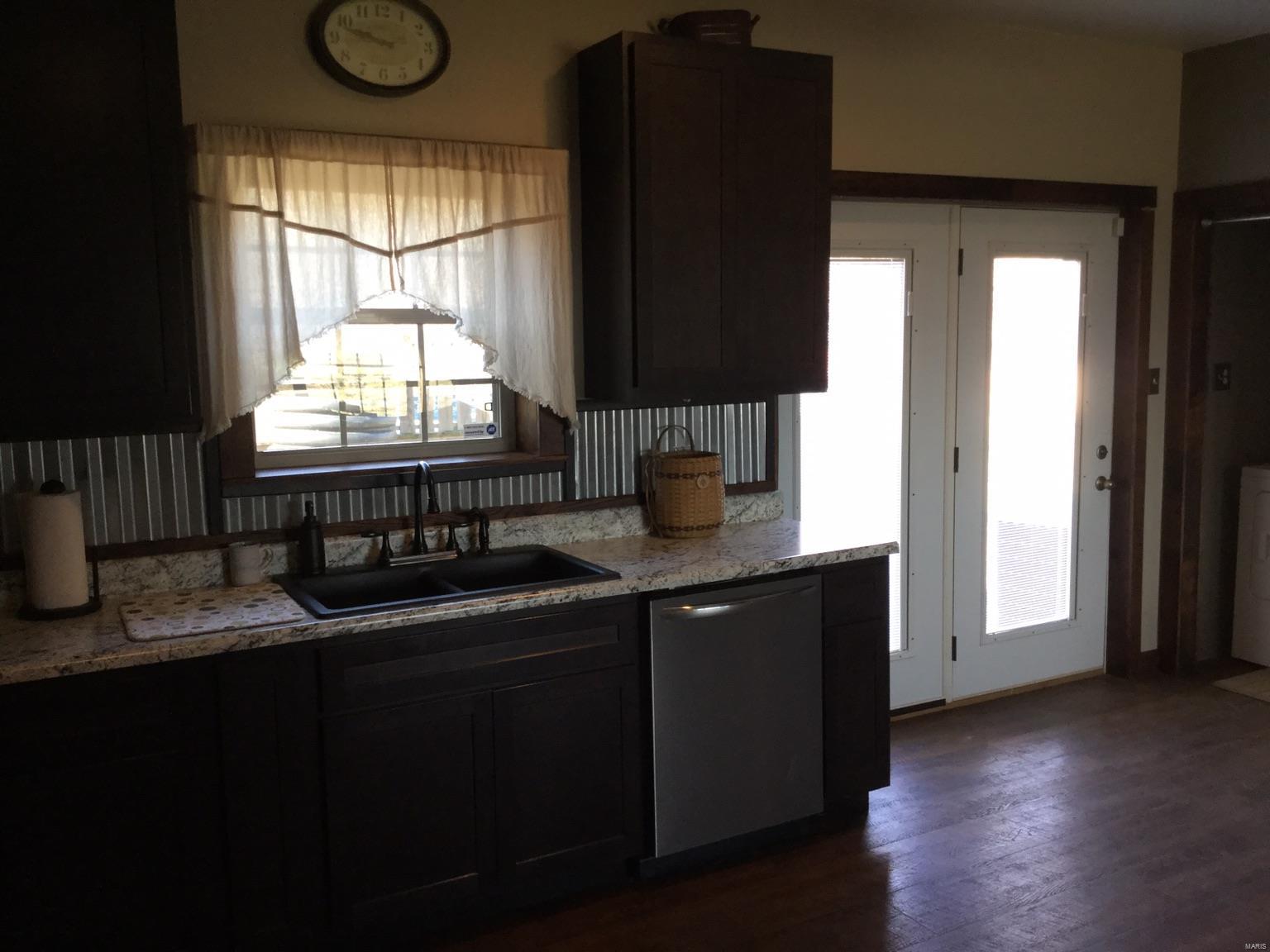 1425 Reno Road Greenville, IL 62246 - Photo 12 of 23