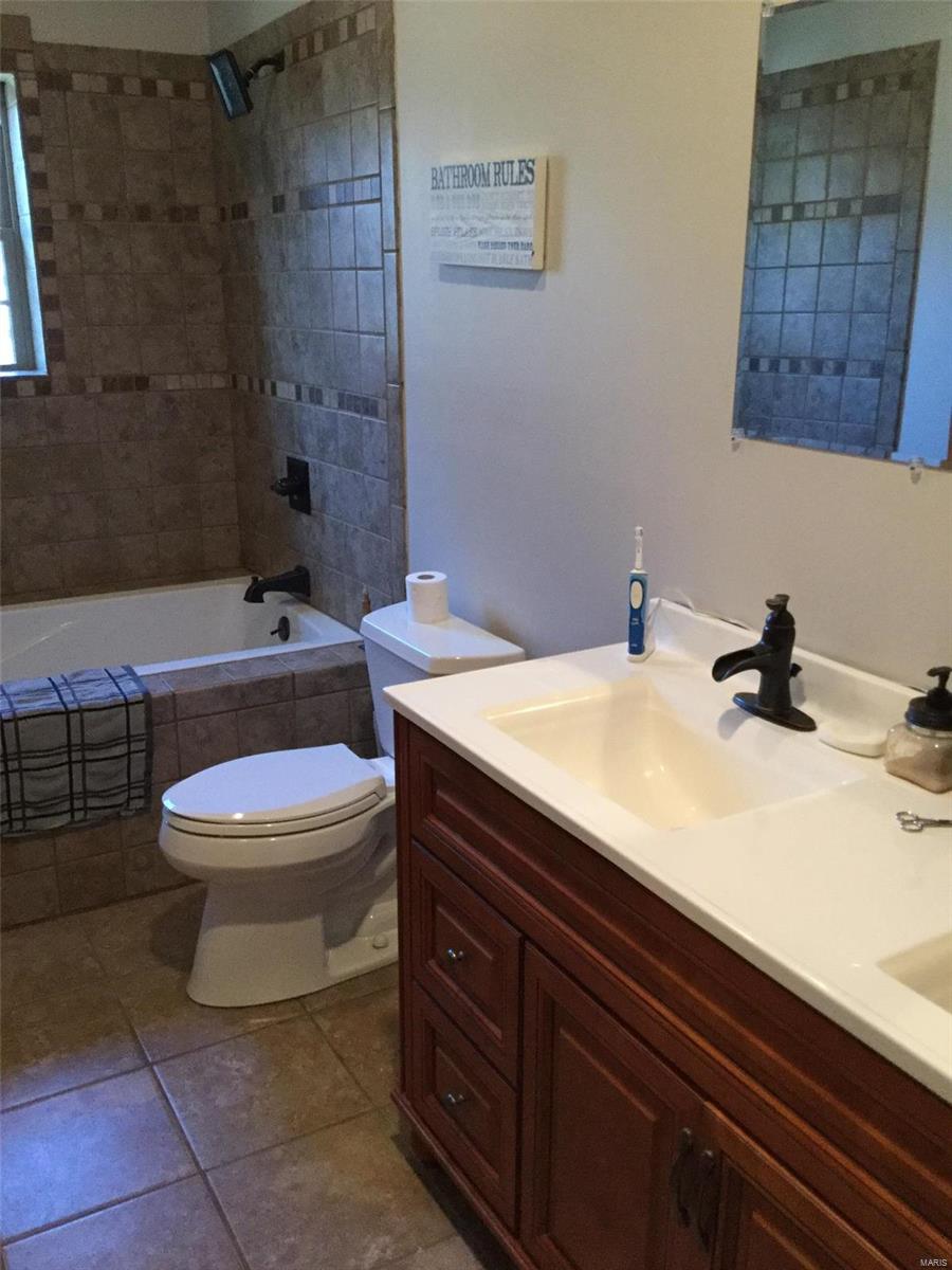 1425 Reno Road Greenville, IL 62246 - Photo 20 of 23