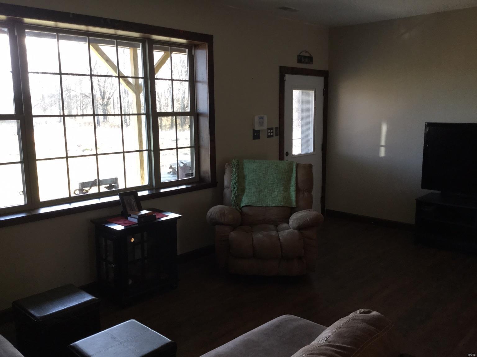 1425 Reno Road Greenville, IL 62246 - Photo 8 of 23