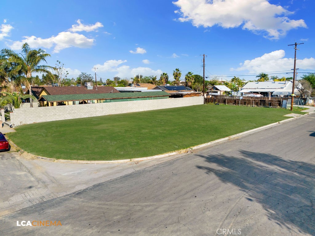 500 Lawson Road Bakersfield, CA 93307 - Photo 3 of 15 a view of a fountain in front of a house with a big yard
