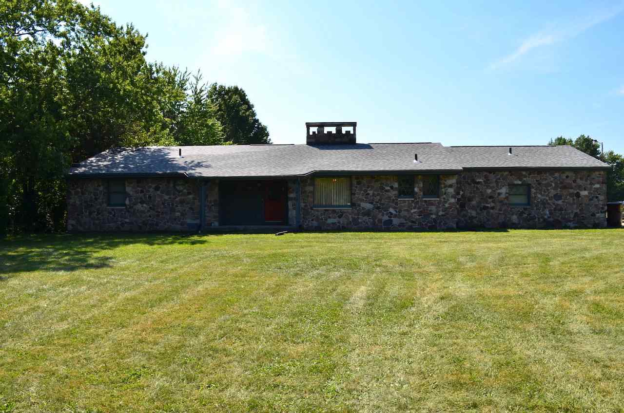 2018 Maples Road Fort Wayne, IN 46816 - Photo 2 of 23