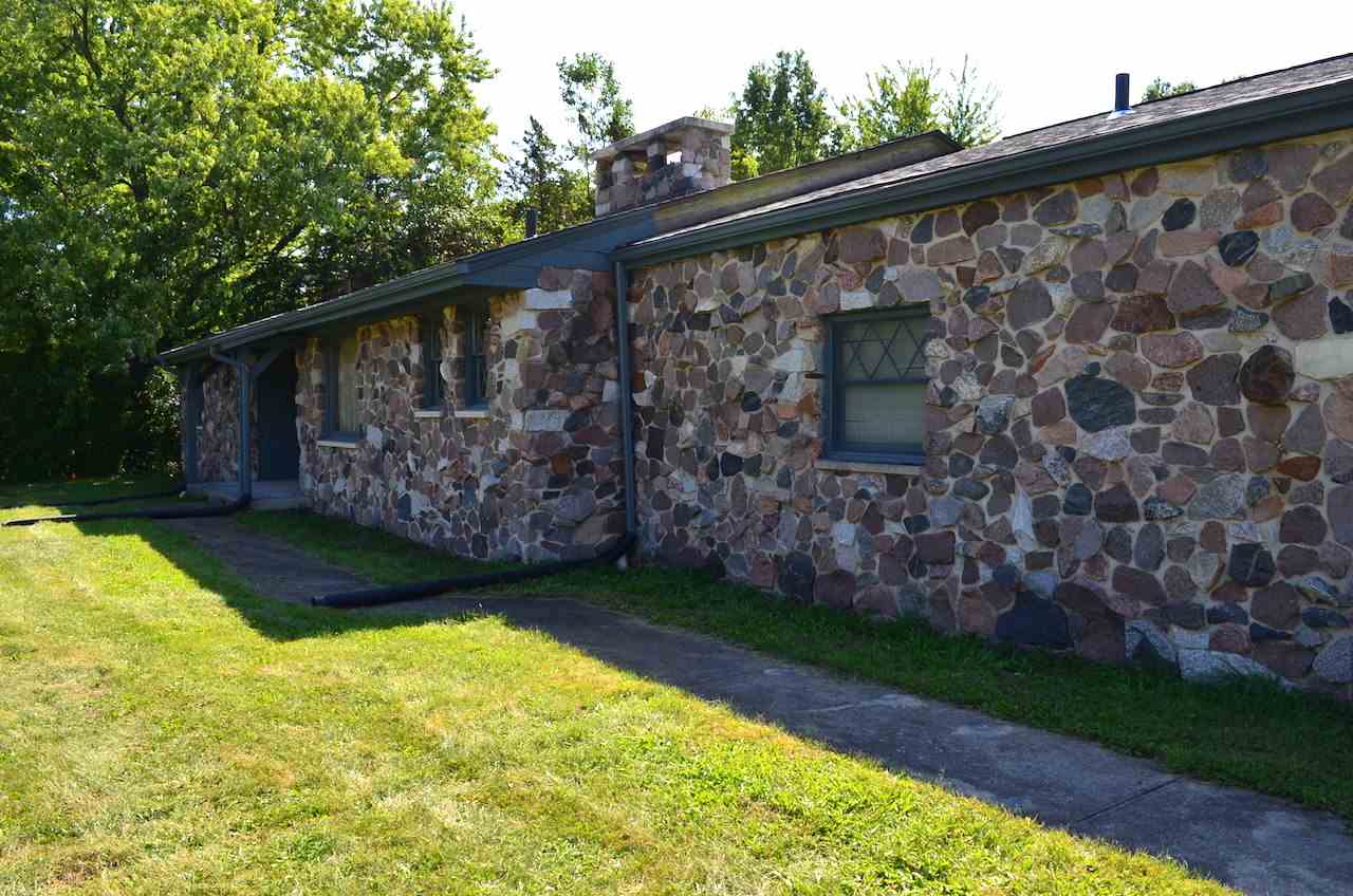 2018 Maples Road Fort Wayne, IN 46816 - Photo 4 of 23