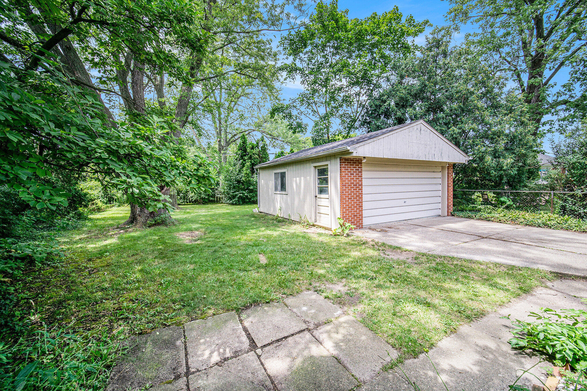 2236 Medford Road Ann Arbor, MI 48104 - Photo 12 of 15 016_dsc02344_636