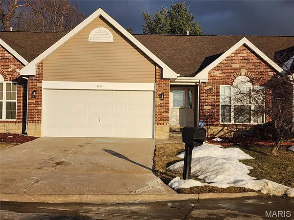 $2,200 | 3642 Candlewyck Green Court, Florissant, MO 63034