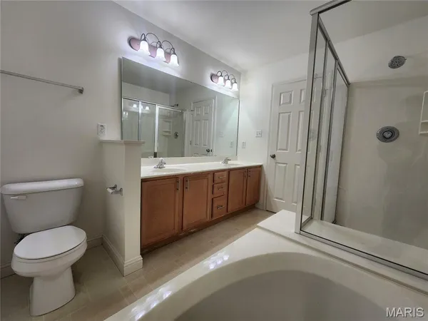 $2,200 | 3642 Candlewyck Green Court, Florissant, MO 63034