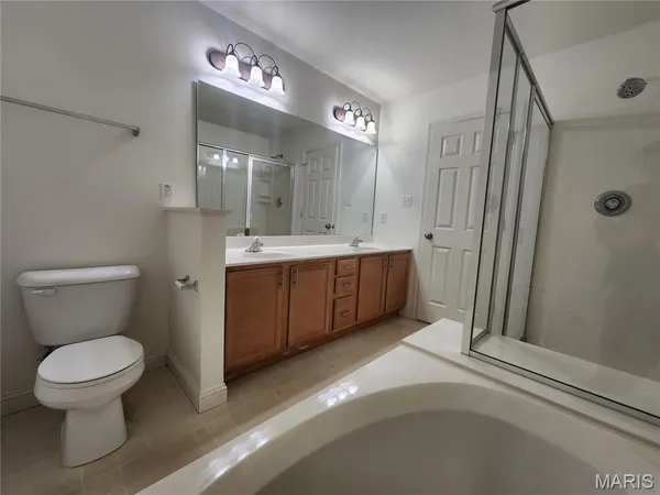 $2,200 | 3642 Candlewyck Green Court, Florissant, MO 63034