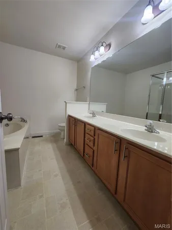 $2,200 | 3642 Candlewyck Green Court, Florissant, MO 63034