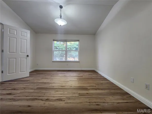 $2,200 | 3642 Candlewyck Green Court, Florissant, MO 63034