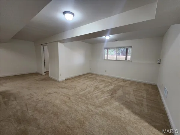 $2,200 | 3642 Candlewyck Green Court, Florissant, MO 63034