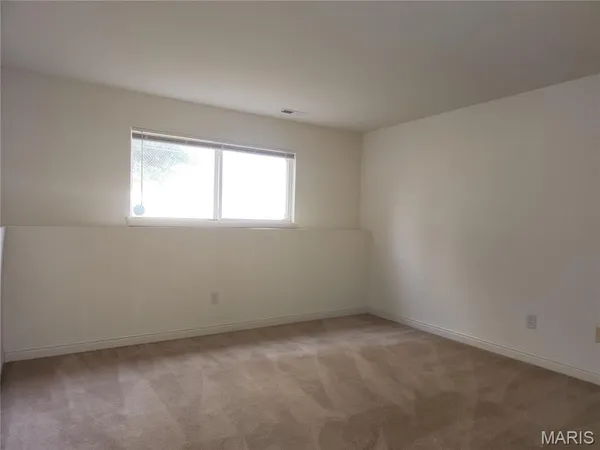 $2,200 | 3642 Candlewyck Green Court, Florissant, MO 63034