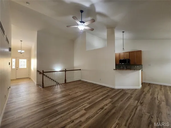 $2,200 | 3642 Candlewyck Green Court, Florissant, MO 63034