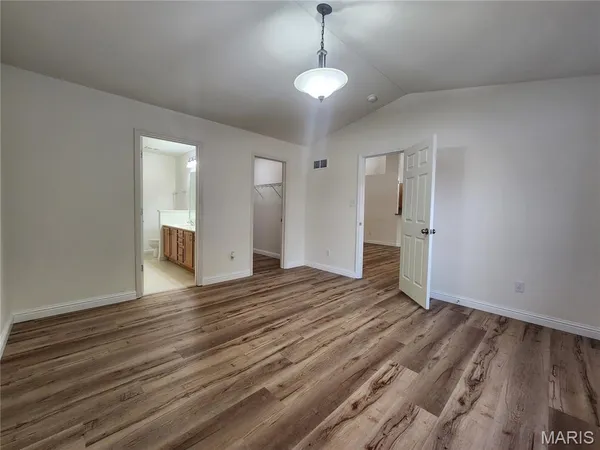 $2,200 | 3642 Candlewyck Green Court, Florissant, MO 63034