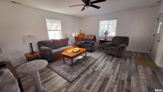 $305,000 | 117 North Morrison Street, Centralia, IL 62801