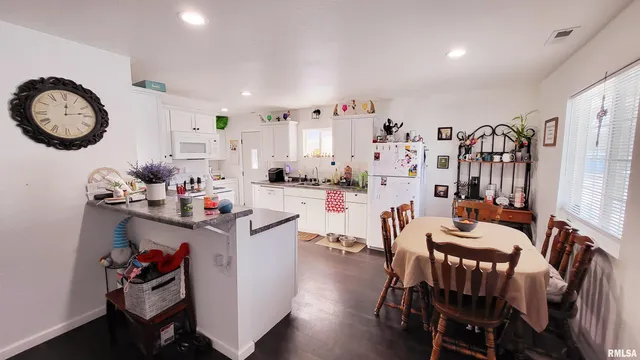 $305,000 | 117 North Morrison Street, Centralia, IL 62801