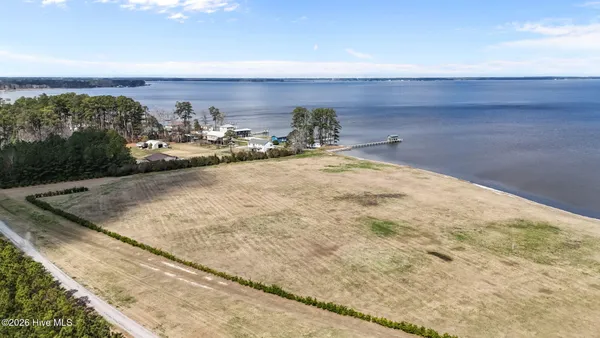 $585,000 | 220 Pungo Shore Drive, Belhaven, NC 27810