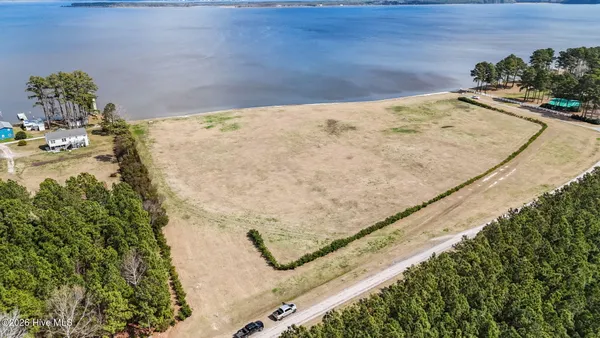 $585,000 | 220 Pungo Shore Drive, Belhaven, NC 27810