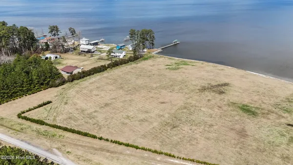 $585,000 | 220 Pungo Shore Drive, Belhaven, NC 27810