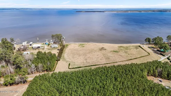 $585,000 | 220 Pungo Shore Drive, Belhaven, NC 27810